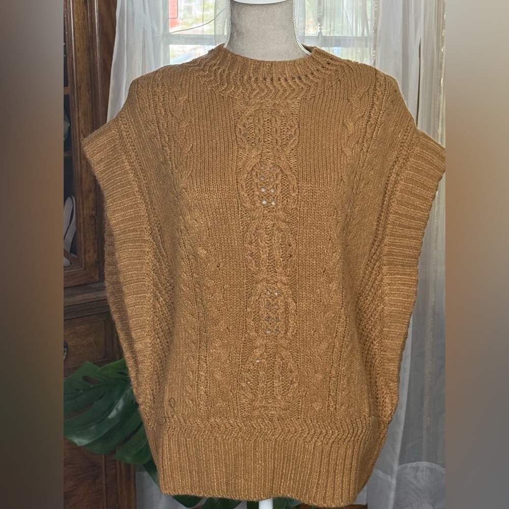 Wit & Wisdom Cable Knit Tan Sweater Vest